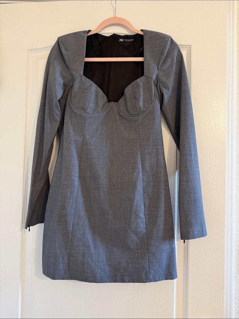 Zara Gray Long-Sleeve Sweetheart-Neck Mini Dress